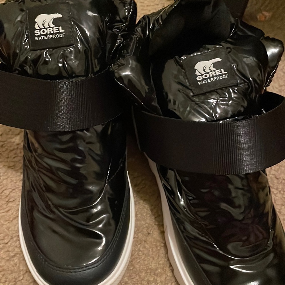 Sorel sneakers/boots